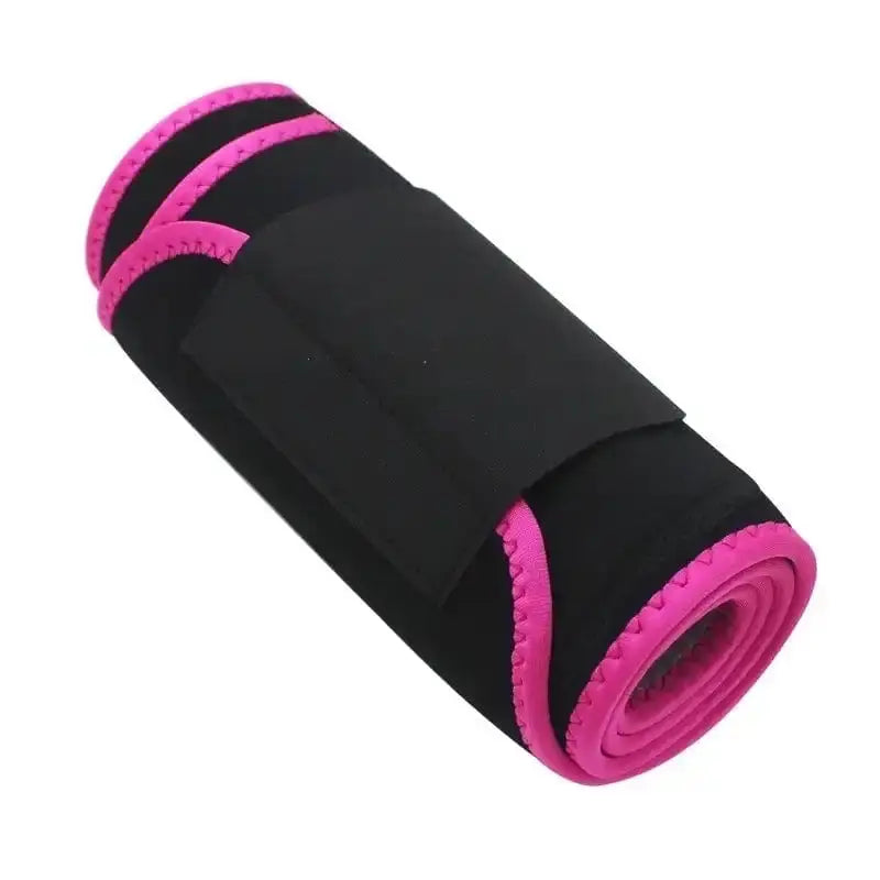 Zwarte sweatband met roze bies en randen.